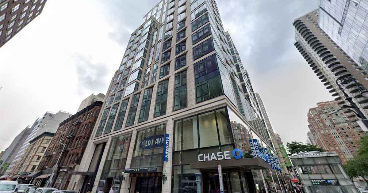 新建築　2000 1.4.5.6.7.9.10.12 Developer Acquires Foreclosed UES Condo - East Side Feed