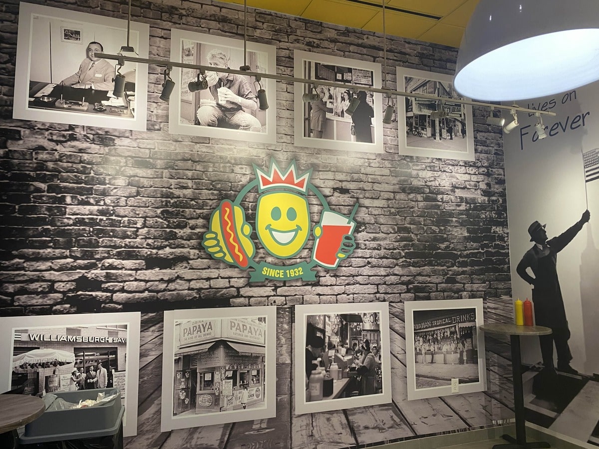 papaya king reopens